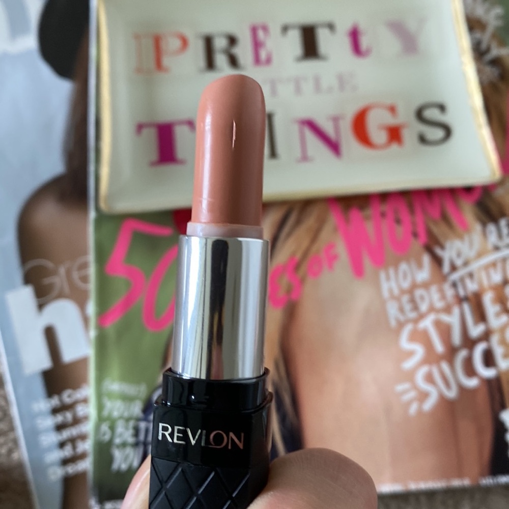 “Revlon” Fashion’s Night Pout, Colorburst Lipstick - Picture 2 of 8